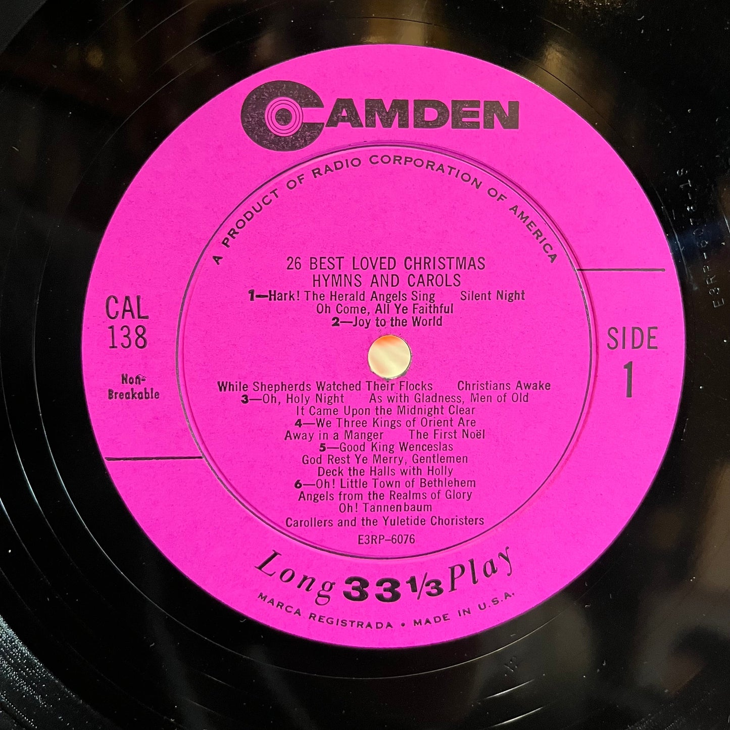 26 Best Loved Christmas Hymns And Carols (LP) | Excellent+ (EX+) Very Good Plus (VG+)