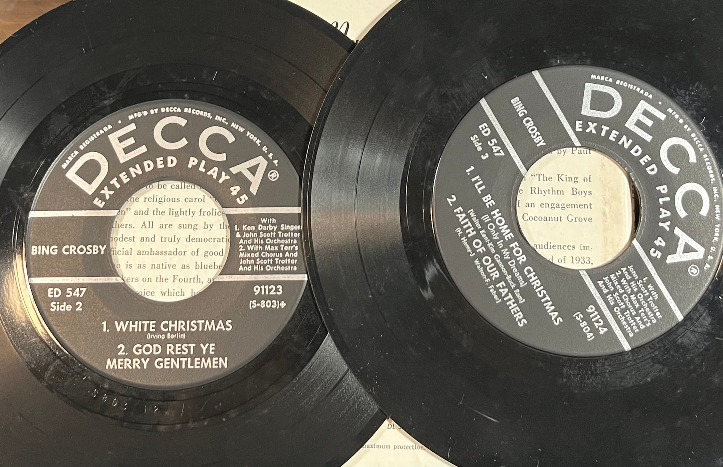Merry Christmas (2X7" VINYL) | Excellent (EX) Near Mint (NM)