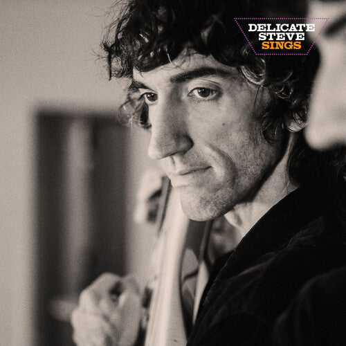 Delicate Steve Sings | Mint (M) Mint (M)