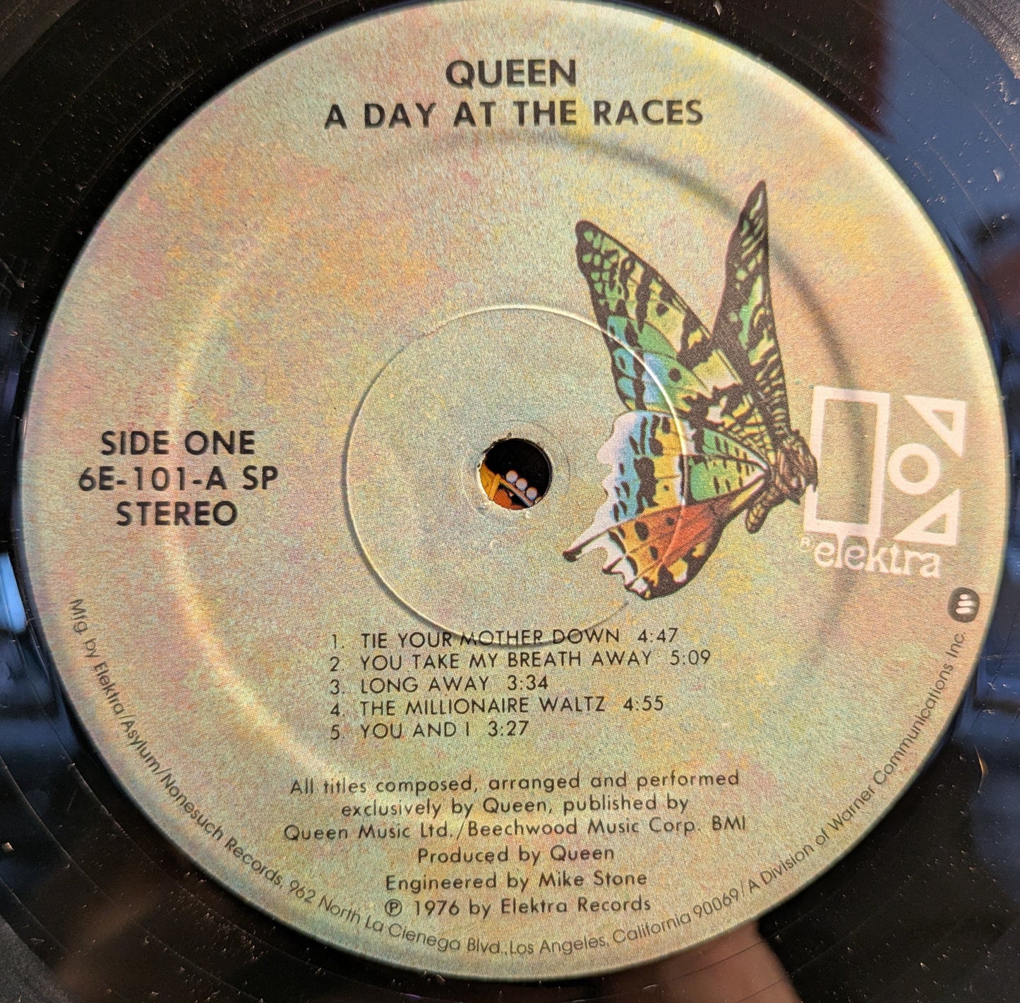 A Day At The Races (VINYL) | Excellent+ (EX+) Excellent+ (EX+)