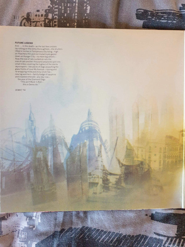 Diamond Dogs | Mint (M) Mint (M)