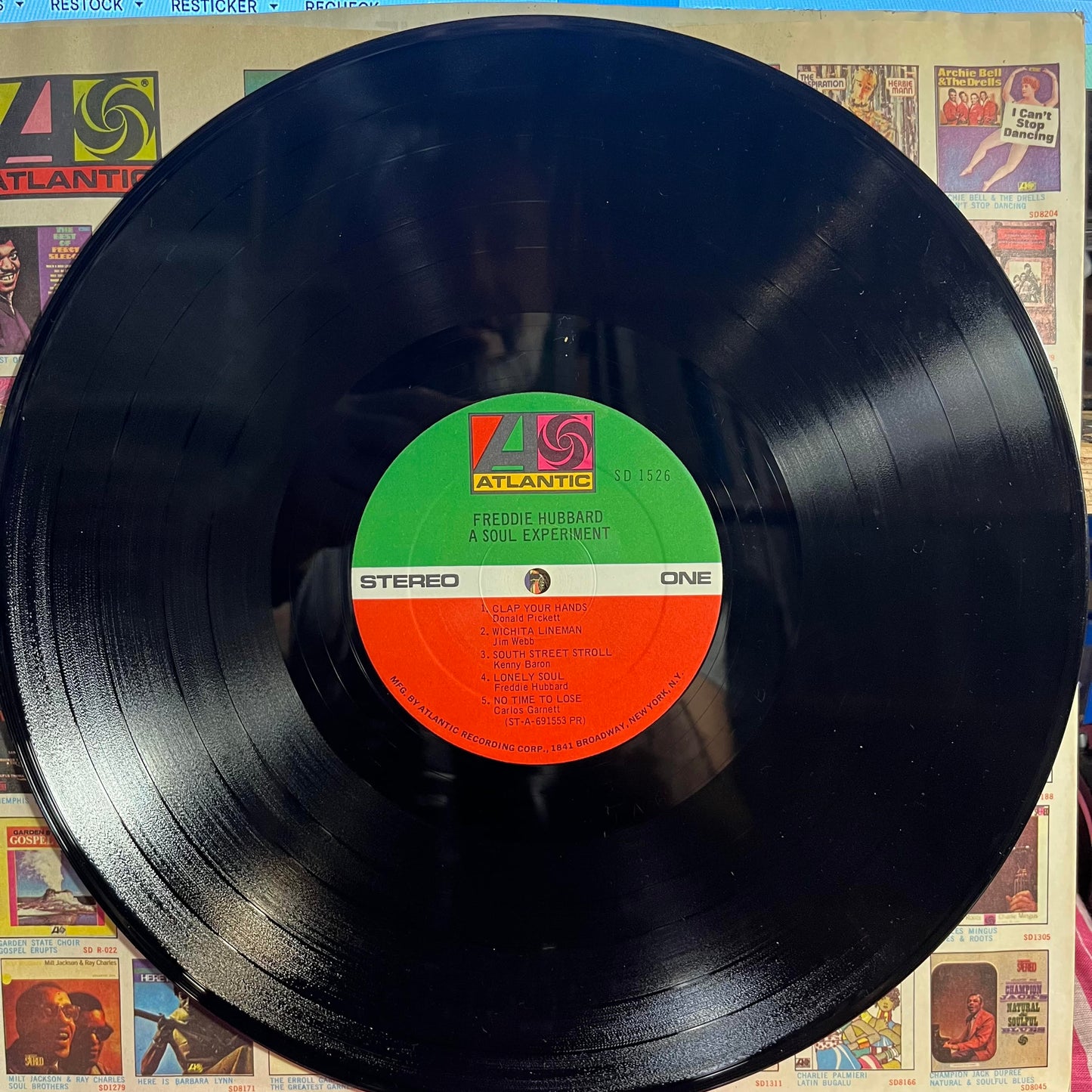 A Soul Experiment *SHRINK/PRESSWELL* |