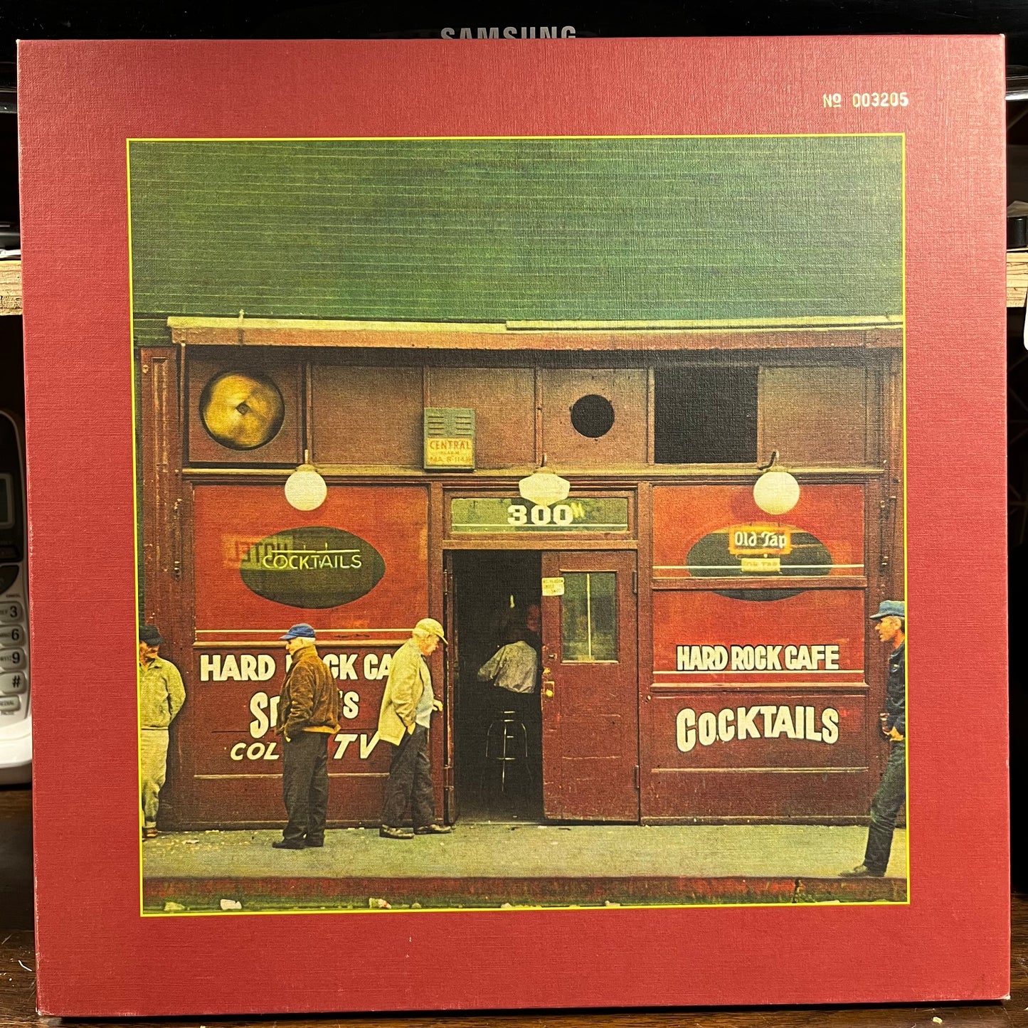 Morrison Hotel (VINYL & 2xCD) | Near Mint (NM) Near Mint (NM)