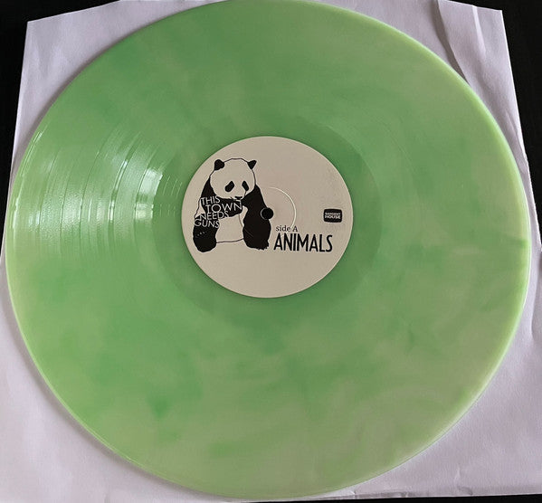 Animals | Mint (M) Mint (M)